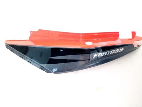 MOTO GUSTO Rmg Moto Gusto Fantasy 125 Sele Yan Arka Kapak Sol F12-10 Turuncu MOTO GUSTO Rmg Moto Gusto Fantasy 125 Sele Yan Arka Kapak Sol F12-10 Turuncu