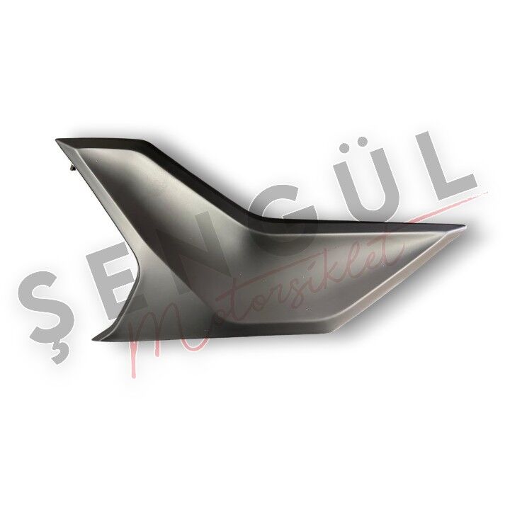 YUKİ YUKİ HAMMER 125 AKÜ KAPAK PLASTİGİ YAN SOL YUKİ YUKİ HAMMER 125 AKÜ KAPAK PLASTİGİ YAN SOL